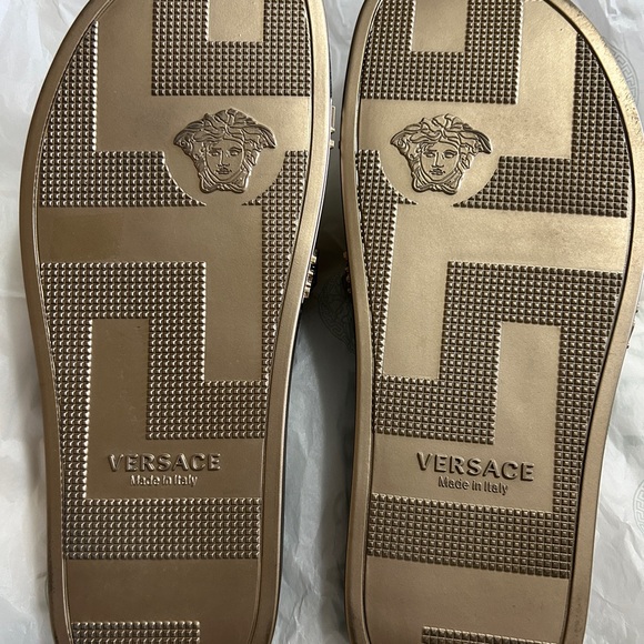 Authentic Versace Pool Slides - Picture 4 of 4